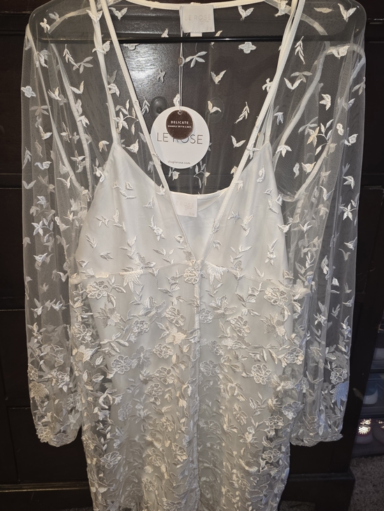Le Rose Other - Le Rose White Embroidered Sheer Robe with Slip